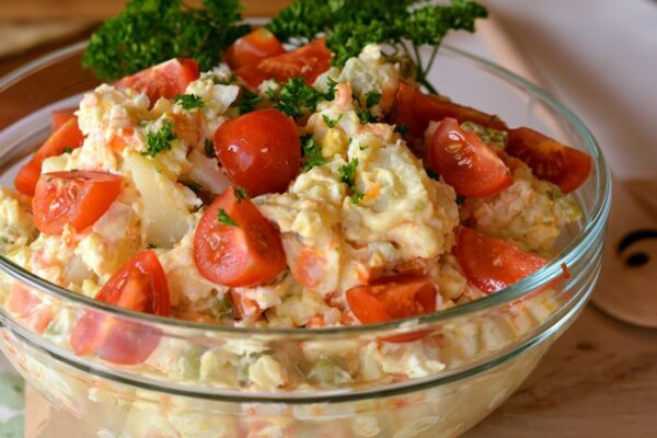 Salade de pommes de terre au fromage et aux graines de potiron