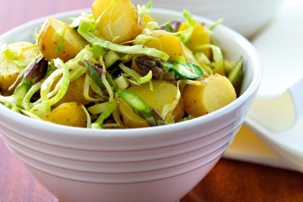 Salade de pommes de terre aux gaines germées