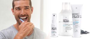 Sourire sain grâce au spray buccal antibactérien MicroSilver